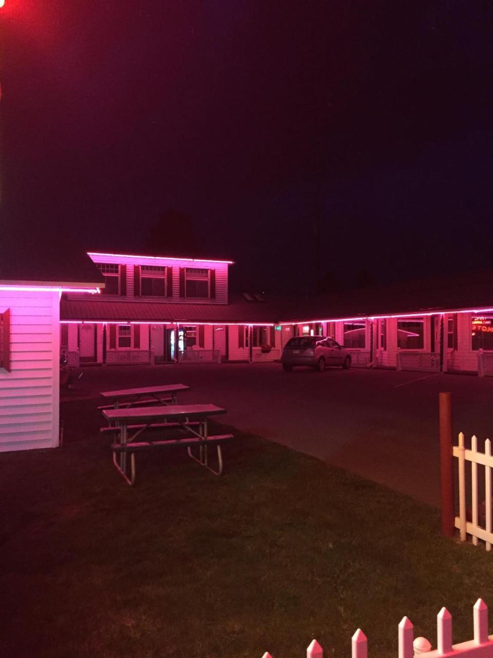 Trail Riders Motel Granby Buitenkant foto